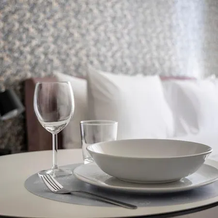 Italianway - The B Village Business Apartmán *