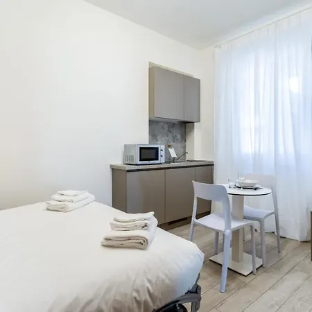 Italianway - The B Village Business Apartmán