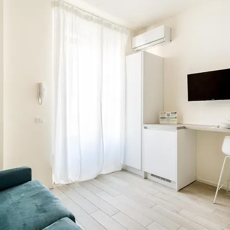 Italianway - The B Village Business Apartmán *