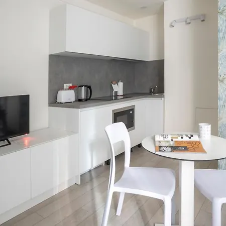 Italianway - The B Village Business Apartmán