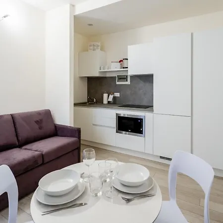 Italianway - The B Village Business Apartmán *