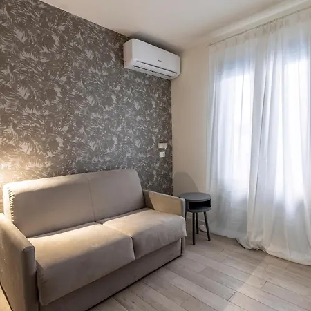 Italianway - The B Village Business Apartmán